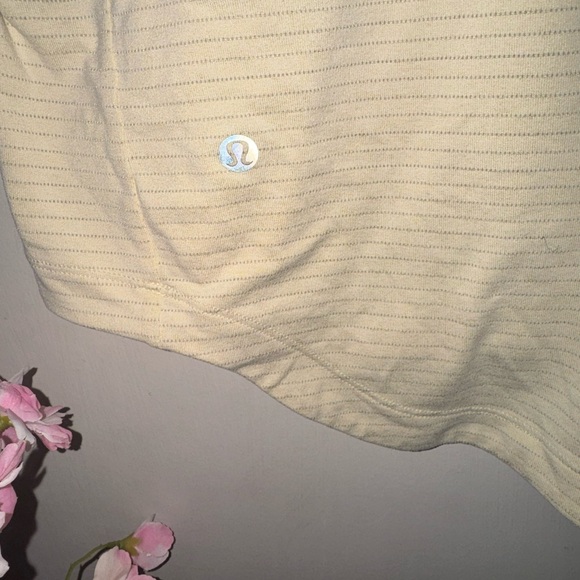 Licensed to train men’s lulu yellow shirt - Picture 4 of 5